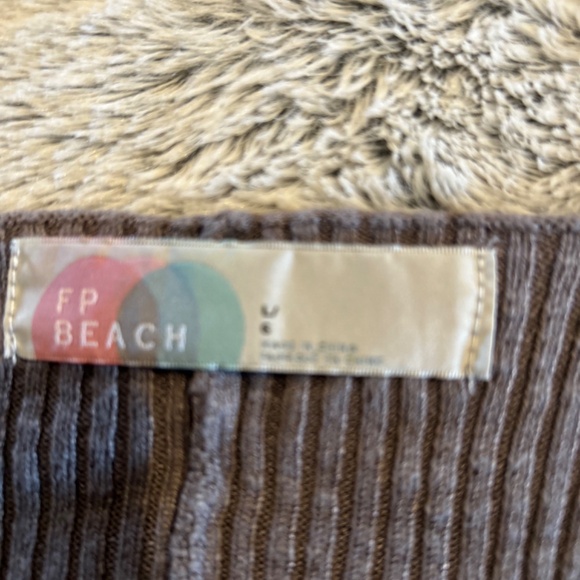 Great Condition Gray  Free People Beach 2 Piece Knit Set Size L - Picture 3 of 5